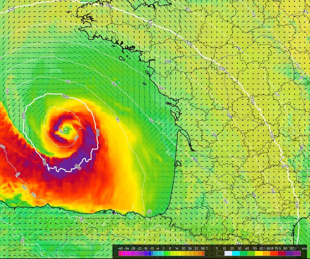 Simulation par modèle numérique d'un Tropical-like Storm