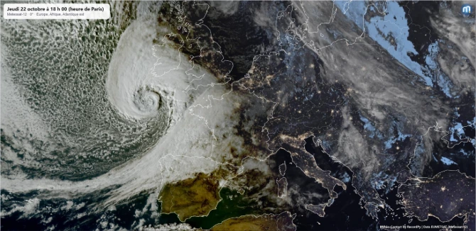 Le soleil se couche sur la tempête Austen ce jeudi soir © Meteosat-12