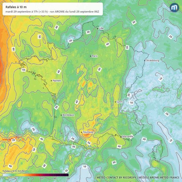 Carte des rafales de vent prévues en France mardi 29 septembre 2026 à 17h selon le modèle AROME, avant l'épisode cévenol.